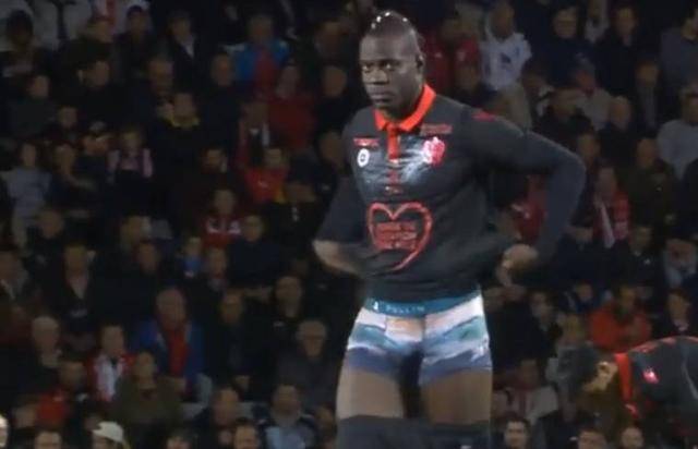 生涯第45次单节20+！库里31分5助，第三节20分，马卡空砍35分