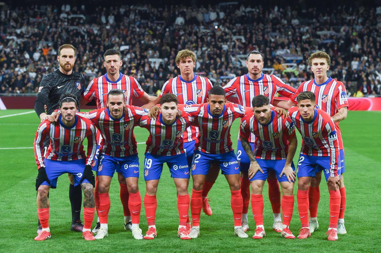 湖人詹姆斯复出首战夺胜利