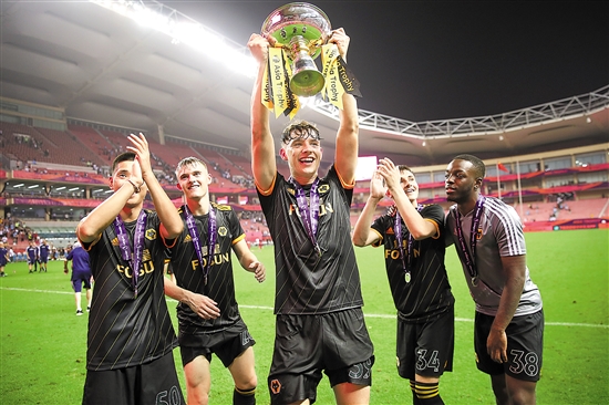 郭昊文25+6同曦狂胜深圳终结5连败