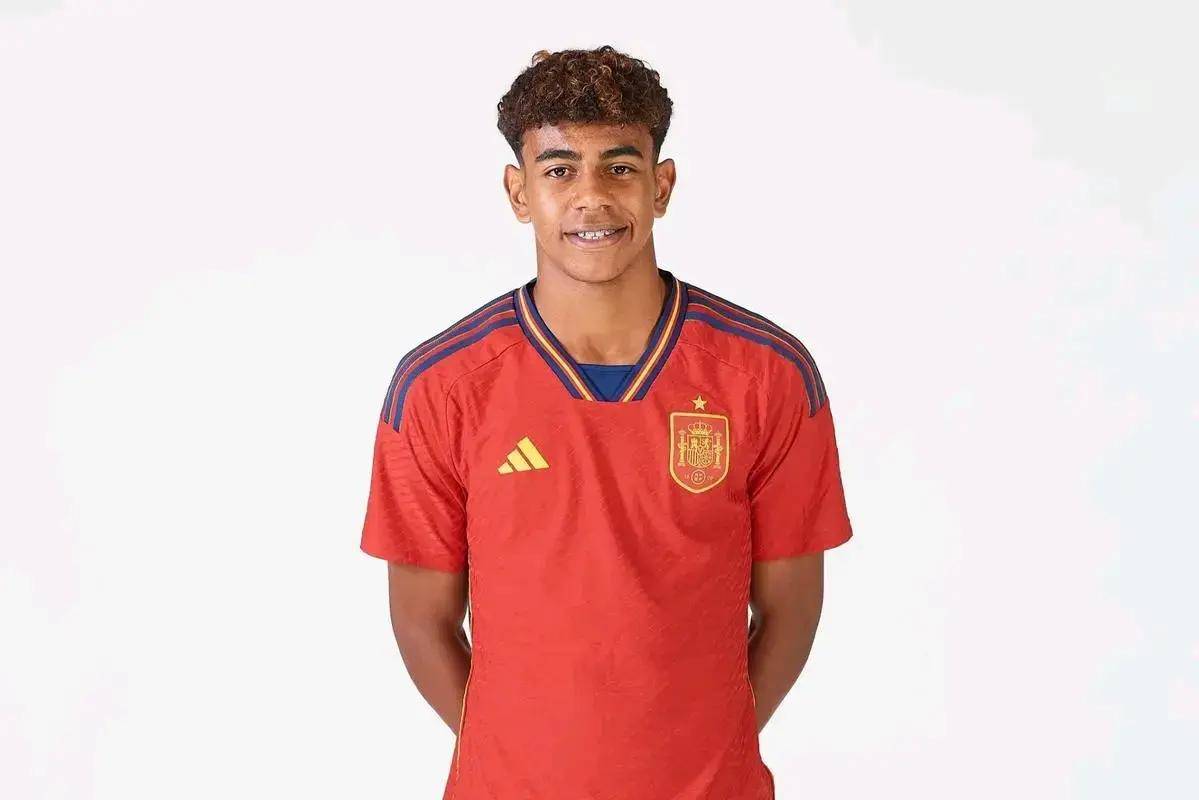 早报 ｜ 法兰克福3比3多特蒙德